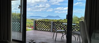 Ruakaka Retreat, heavenly views.