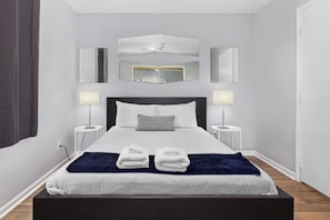 2 bedrooms, iron/ironing board, WiFi, bed sheets - Private UNC Townhome w/ Parking, 2 Bedrooms, Sleeps 6, w/ Beautiful Garden! (Carrboro)