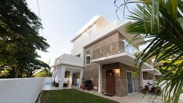 Villa | Exterior