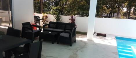 Villa | Utendørsservering