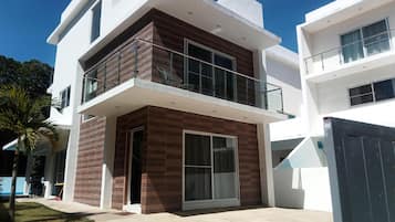 Villa | Exterior