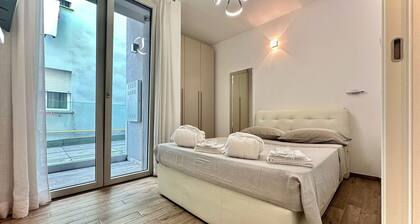 Elegant renovated apartment in the center of town, a few steps from the beach