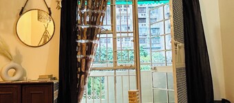 Vibrant City Suites