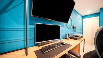 Standard Double Room, City View | Desk, laptop workspace, soundproofing, free WiFi