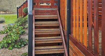 Riverside chalet in Aviemore, short walk to centre