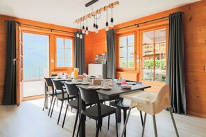 Dining - Ski Stay + SPA in Switzerland in a mountain chalet (Val-d'Illiez)