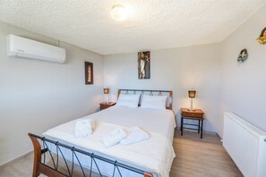 2 bedrooms, travel cot, free WiFi, bed sheets - Anthoula's House -Standard Sea View Apartment (Lassi)