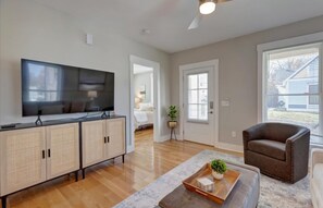 House - Fall Festivities - 4BR Home by IU Stadium Bloomington Bliss (Bloomington)