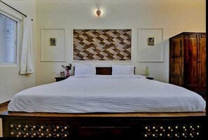 Deluxe Double Room, Garden View | Premium bedding, free minibar items, desk, laptop workspace