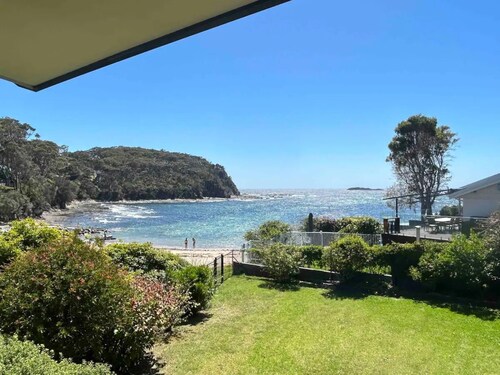 Waterfront Home, WiFi & Café | Grand Spindrift