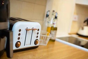 Coffee and/or coffee maker - Cosy Flat Near Cardiff City Centre (Cardiff)