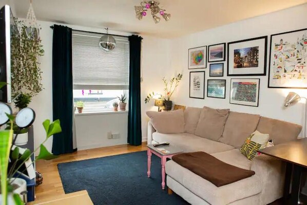 Living area - Cosy Flat Near Cardiff City Centre (Cardiff)