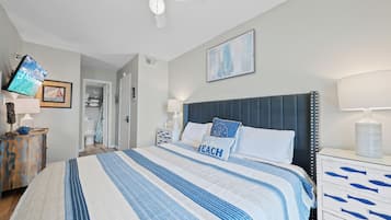Condo com design assinado, 1 quarto, para não fumantes, cozinha | Área de estar | Smart TV 42 polegadas com canais a cabo