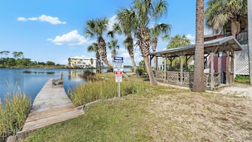 Kondominium Khas, 1 kamar tidur, Bebas Asap Rokok, dapur | Pemandangan dari kamar