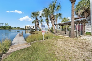 Signature Condo, 1 Bedroom, Non Smoking, Kitchen | View from room