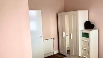 1 bedroom, iron/ironing board, free WiFi, bed sheets