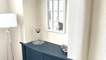 Apartment | Bathroom | Shower, free toiletries, hair dryer, towels