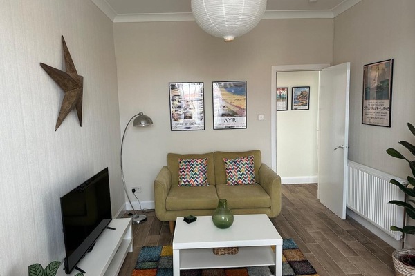 Apartment | Living area | TV