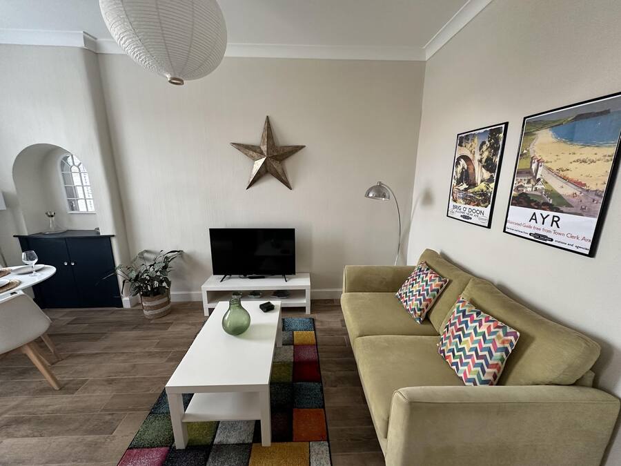 Apartment | Living area | TV