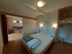 1 chambre, Wi-Fi gratuit, draps fournis
