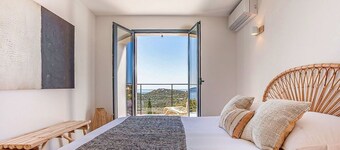 Superb 6 Bedroom Villa, Sea View, Swimming Pool & Pétanque, 5mn from the Beach