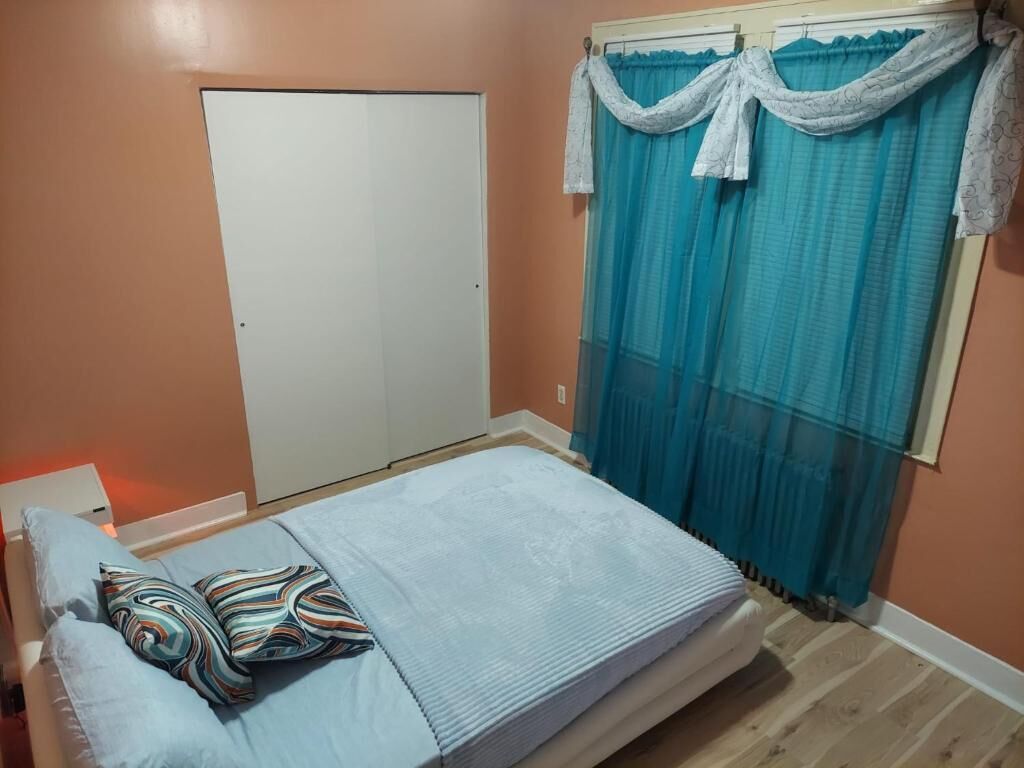 1 quarto, escrivaninha, Wi-Fi de cortesia, roupa de cama