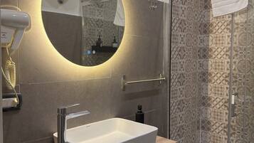 Classic Double Room | Bathroom