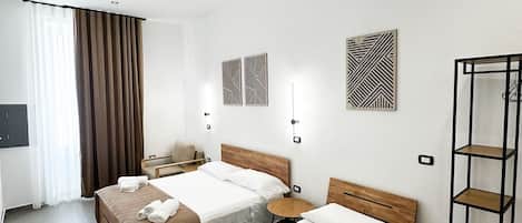 Classic Triple Room, Non Smoking, Private Bathroom