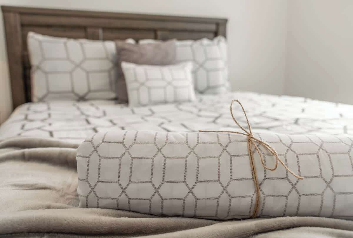 5 habitaciones, tabla de planchar con plancha y internet 