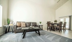 Smart TV, fireplace, offices - Large Family Home with Game Room (Page)