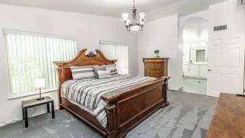 5 bedrooms, iron/ironing board, Internet