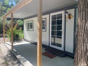 Exterior detail - Comfy studio units on 10 acres of free space and only 5 minutes walk to CBD (Glen Innes)