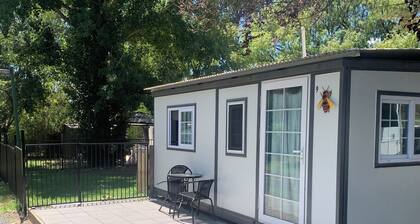 Comfy studio units on 10 acres of free space and only 5 minutes walk to CBD