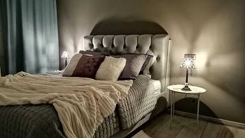 1 quarto, escrivaninha, ferros/tábuas de passar roupa, Wi-Fi de cortesia