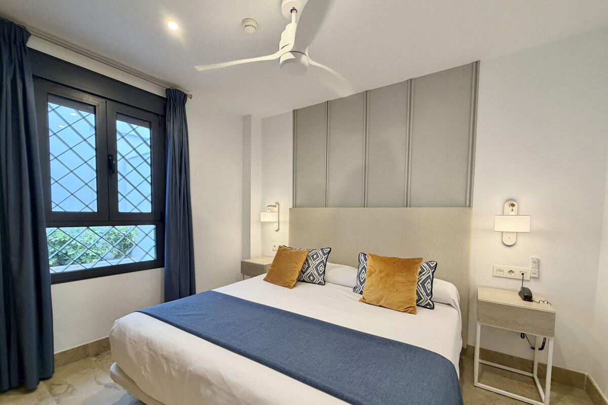 Apartamento de 1 dormitorio con patio | In-room safe, soundproofing, free WiFi, individually decorated