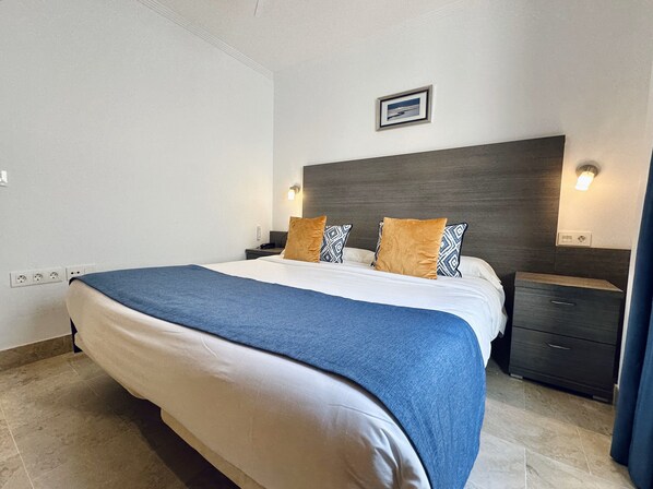 1 chambre, coffre-fort, décor unique, ameublement unique