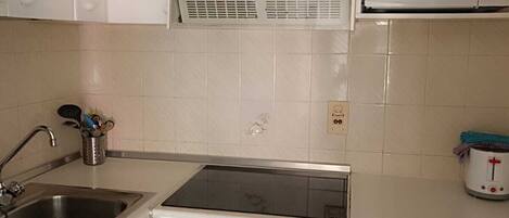 Microonde, forno, piano cottura