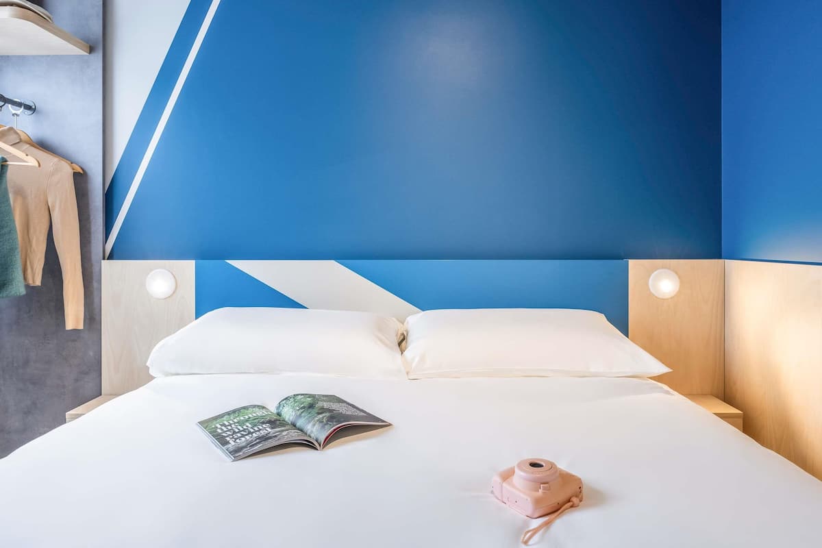 Quarto standard, 1 cama de casal | Wi-Fi de cortesia
