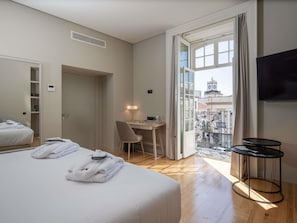 Suite, 1 Double Bed | Minibar, blackout curtains, soundproofing, free WiFi