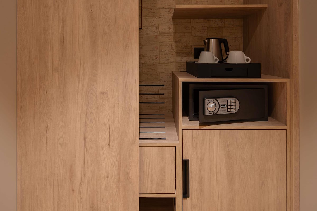 Minibar, blackout drapes, soundproofing, free WiFi