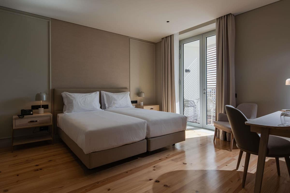 Superior Room | Minibar, blackout drapes, soundproofing, free WiFi