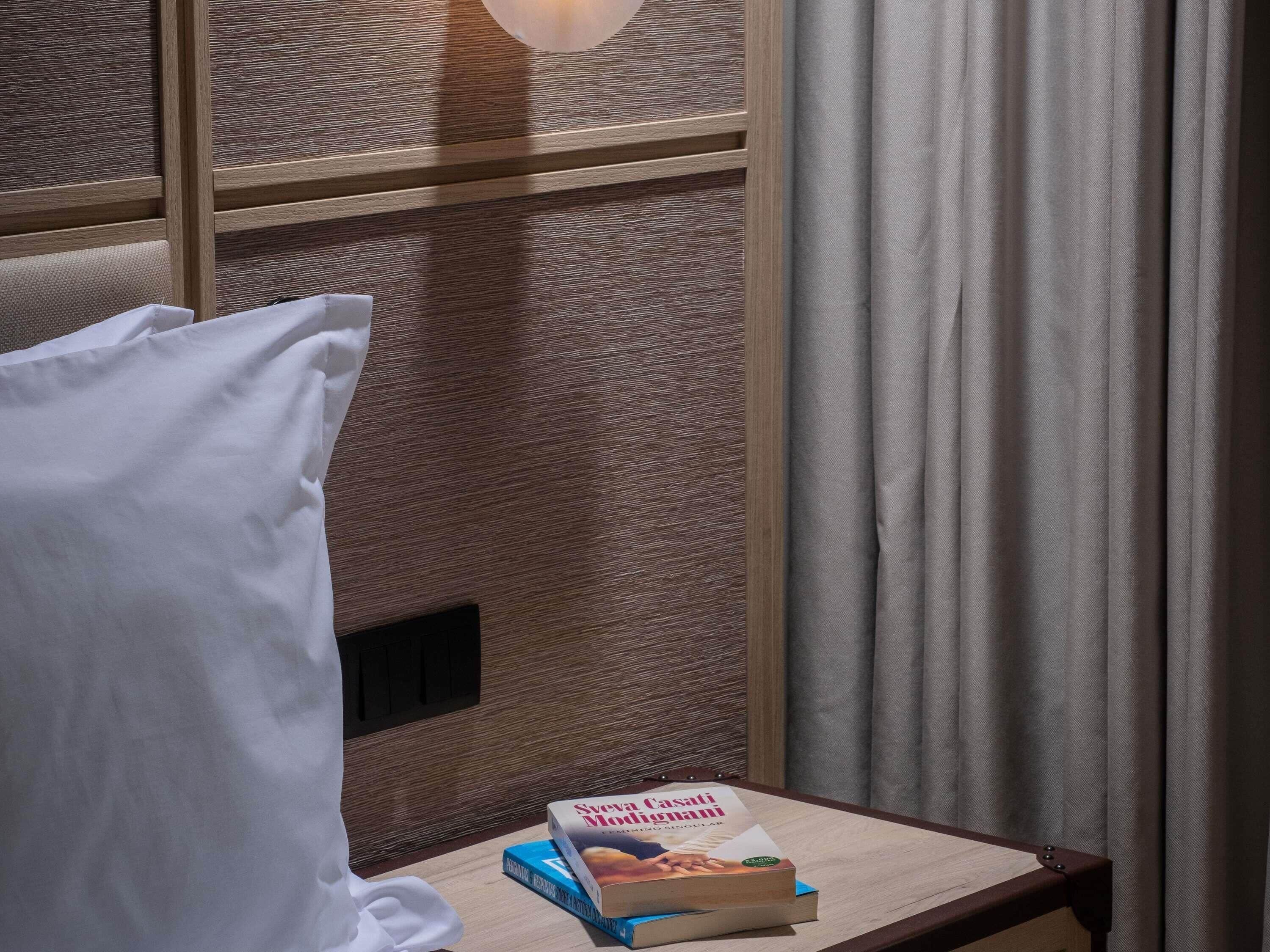 Minibar, blendingsgardiner, lydisolert og wi-fi (inkludert)