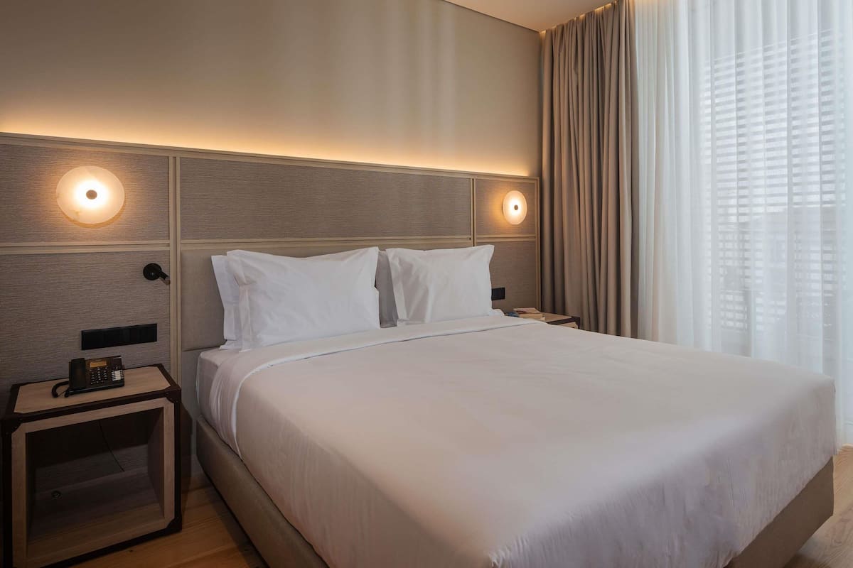Minibar, rideaux occultants, chambres insonorisées, Wi-Fi gratuit