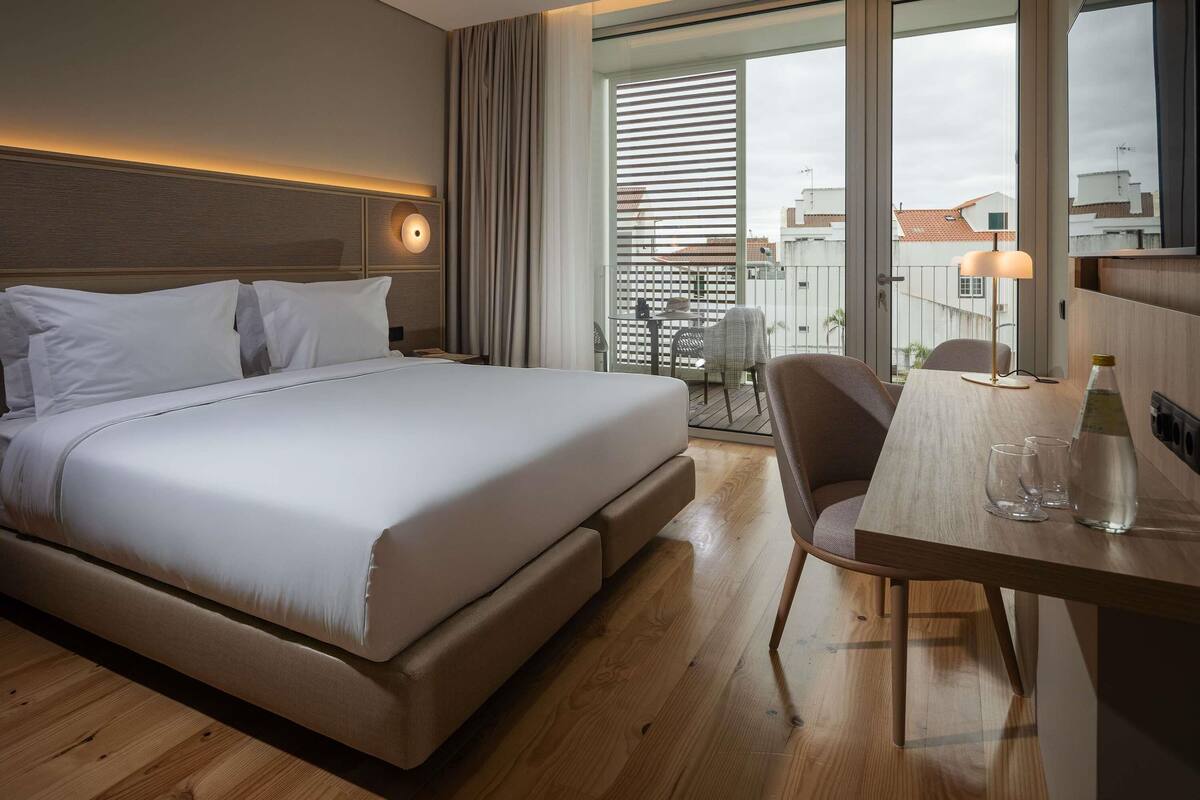 Classic Double Room | Minibar, blackout drapes, soundproofing, WiFi (free)