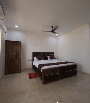 Double Room | Free WiFi