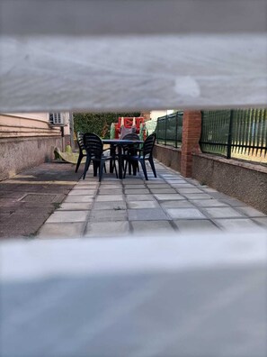 Outdoor dining - Vacation apartment between Assisi and Bastia Umbra La Casina (Bastia Umbra)