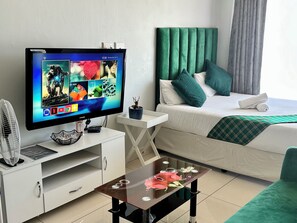 Rom – superior, balkong, byutsikt | Lydisolert og wi-fi (inkludert)