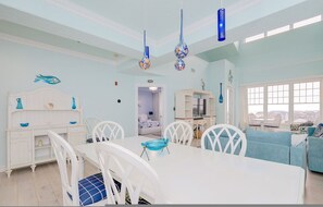 4 bedrooms - 4BR Waterfront Penthouse Pool Views (Virginia Beach)