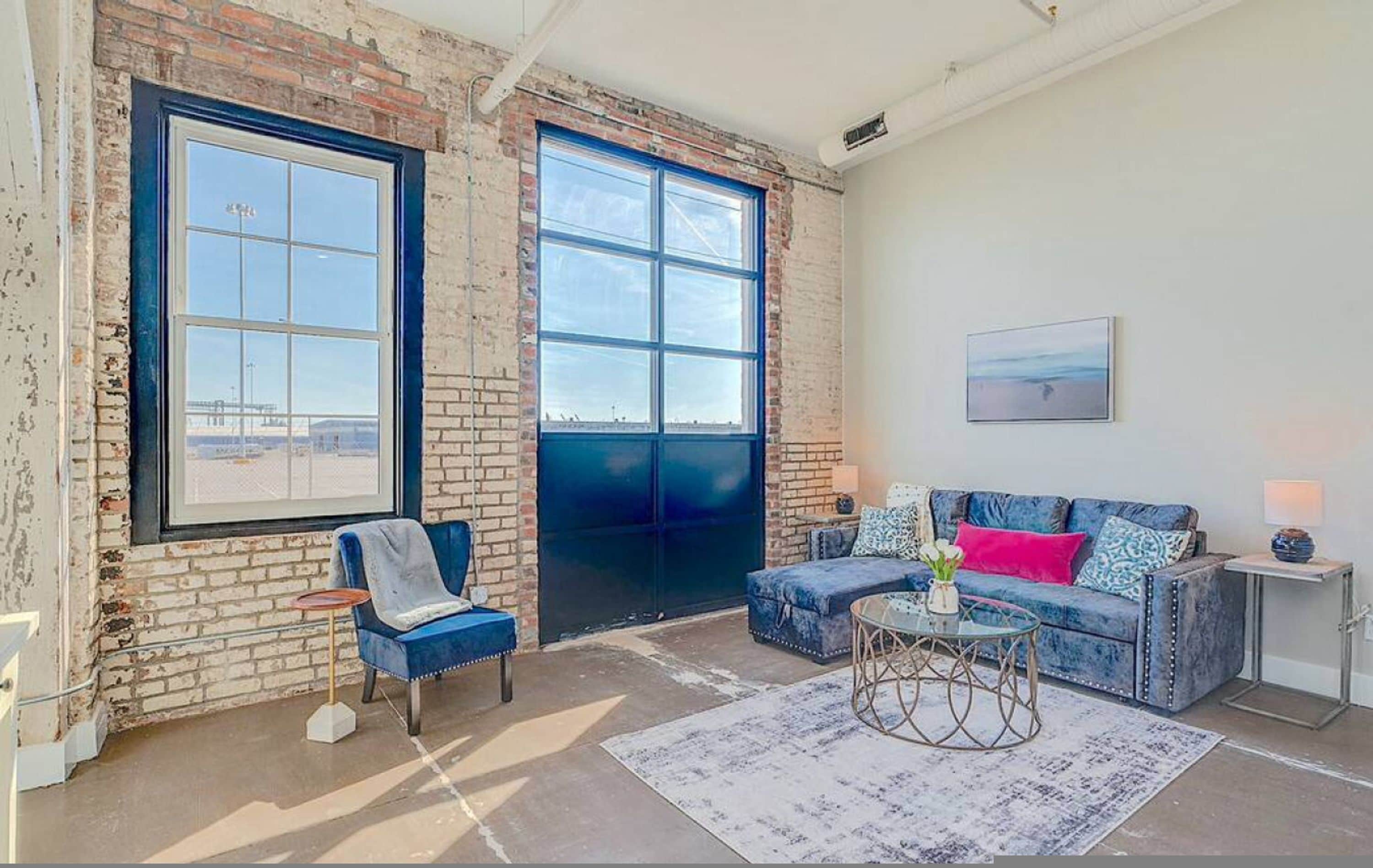 Apartment, Smoking