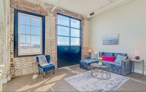 Apartment, Smoking | 2 bedrooms - The Speakeasy Downtown Newport News (Newport News)